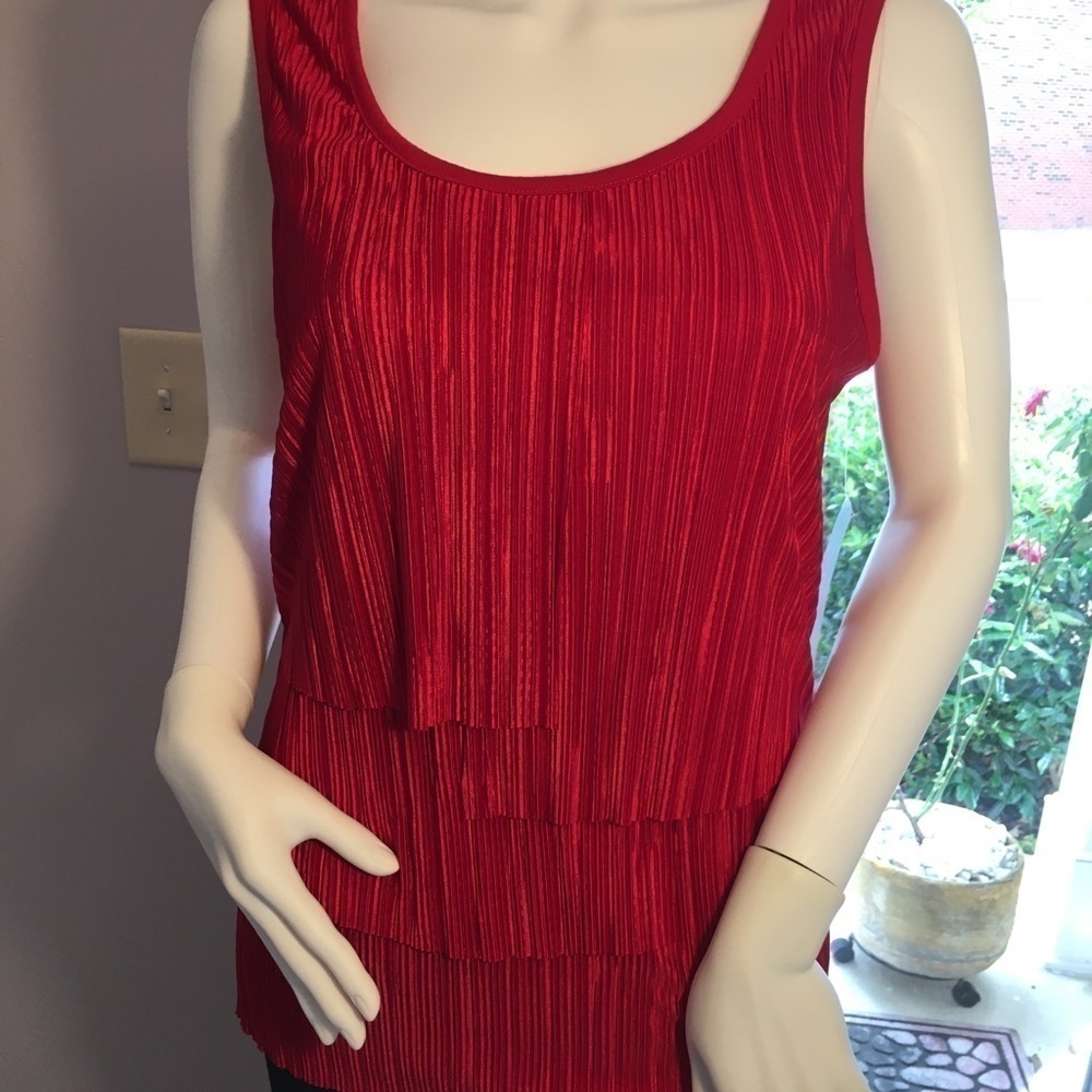 New Women’s Style&Co Red Pleated Blouse Size M.